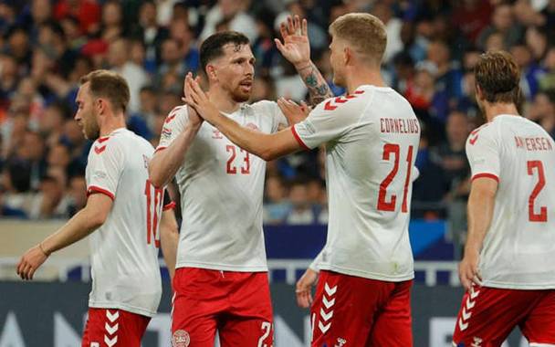 丹麦vS瑞士足球新